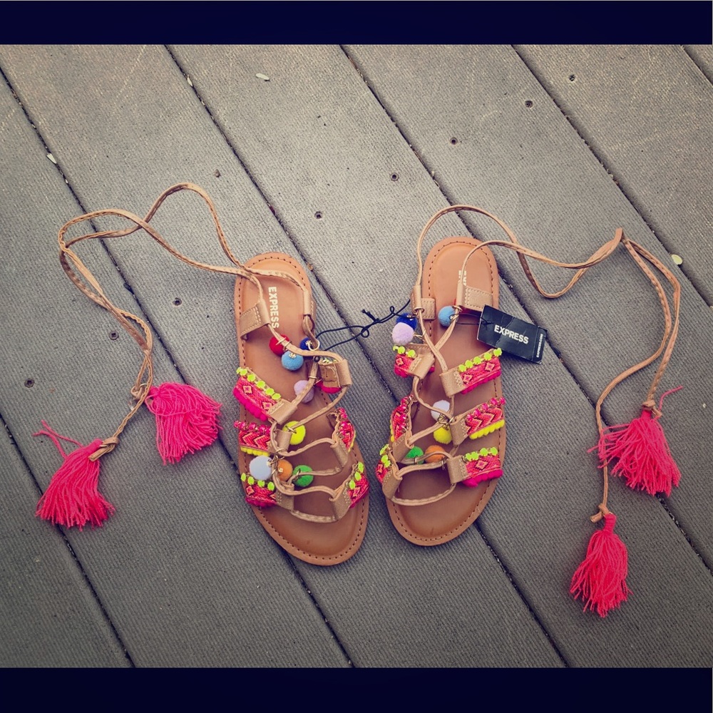 NWT Express Tie Up Pom Pom Sandals Sz 7 Womens